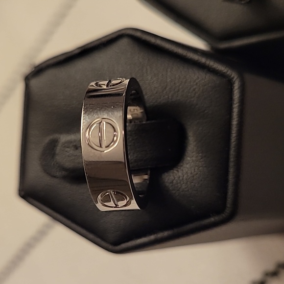 GREAT DEAL! CHECK MY PRICES COMPARED TO OTHERS "LOVE SCREW" 18K PLATED RING! - Picture 5 of 7